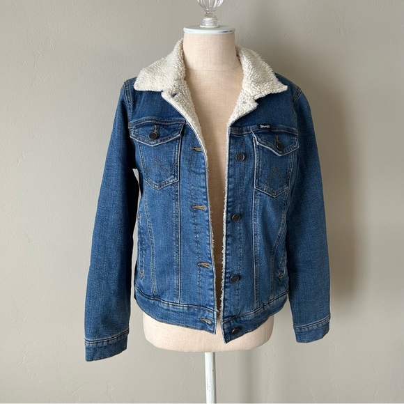 NWOT Wrangler Sherpa Denim Jacket - Picture 3 of 6